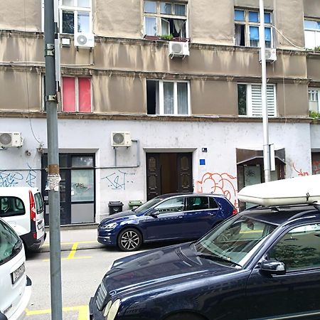 Mely Apartment In The City Center Загреб Екстериор снимка